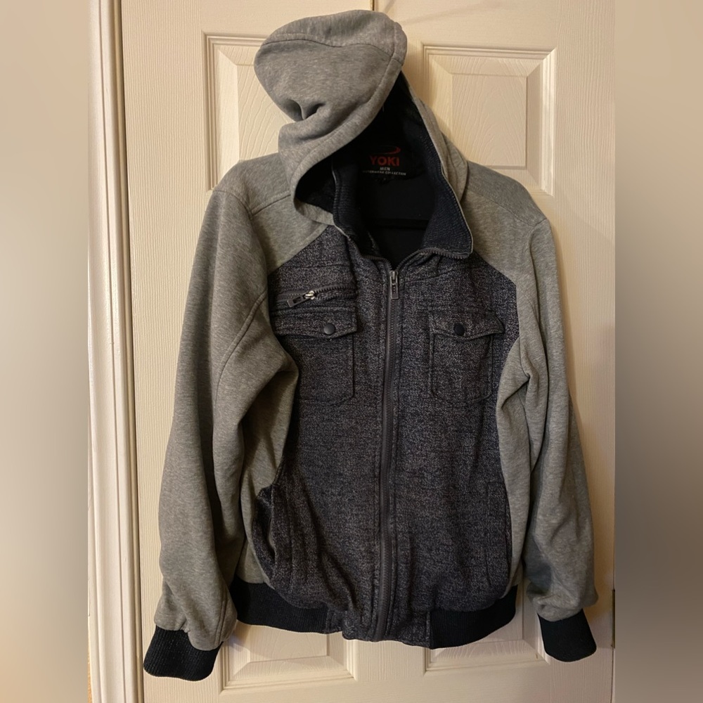 Rare YOKI MEN OUTERWEAR COLLECTION Sz M Gray Sweater Hoodie (Damaged)